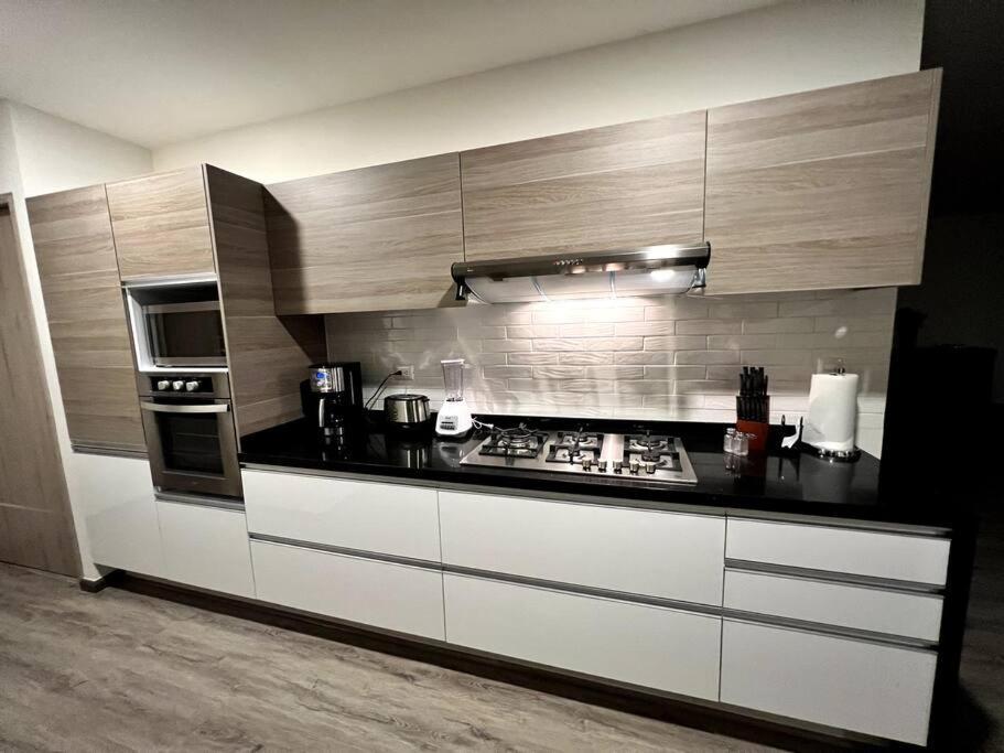 Luxury 3Br Apartment W Pool, Spa & Stunning Views بويبلا المظهر الخارجي الصورة